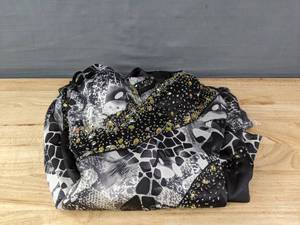 lot 36 image: New Crush by RJ Formals Dress in Black and Gold Accents Size 8 $298 Retail E