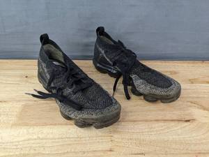 lot 206 image: Nike Air VaporMax Running Shoes Mens Size 9 Black E