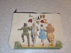 lot 428 image: New Wizard Of Oz Cosmetic BagPouch Dorothy Toto P