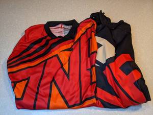 lot 472 image: Mens Atom Life Racing Jersey Size Large Mens Racing Pant Size 34 R