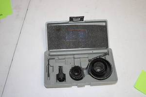 lot 21 image: Drill Master Hole Saw Set with Case - Item 38425