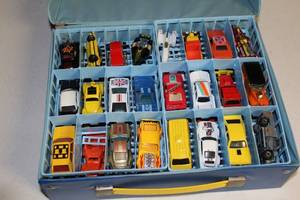 lot A-34 image: Vintage Matchbox Carry Case with 40 Assorted Cars and Vehicles