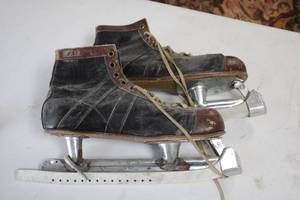 lot 60 image: Vintage Leather Ice Skates with Metal Blades