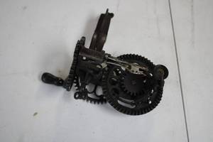 lot 68 image: Vintage Cast Iron Mechanical Hand Crank Peeler with Gears