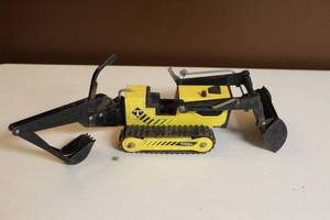 lot 76 image: Used Tonka Construction Yellow Bulldozer Toy with Working Moveable Parts
