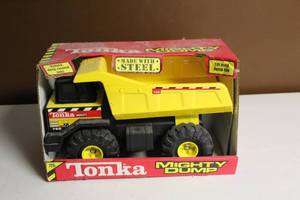 lot 79 image: Tonka Mighty Dump Truck - Built with Steel - Ages 3 and Up
