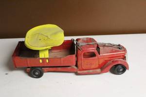 lot 82 image: Vintage Buddy Dump Truck Toy with Yellow Loader