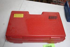 lot 108 image: LEGO Carrying Case with Assorted LEGO Pieces and Baseplates