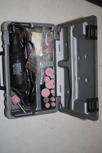 lot 152 image: Dremel Rotary Tool Kit with Assorted Accessories and Case