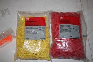 lot 195 image: Bulk Pack of WingGard Wire Connectors - Yellow and Red