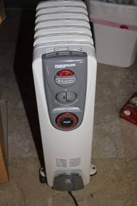lot 201 image: DeLonghi Magnum Oil Filled Radiator Heater