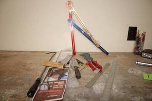 lot 316 image: Lot of 6 Assorted Hand Tools and Measuring Instruments