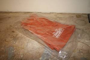 lot 318 image: Anchor Brand 20-GC Leather Work Gloves (Sealed Package)
