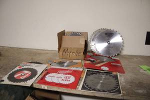 lot 325 image: Collection of 6 Various Circular Saw Blades and Packaging
