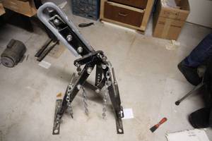 lot 330 image: Heavy-Duty Adjustable Trailer Jack with Chain Support
