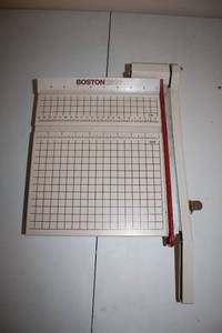 lot 432 image: Boston 2610 Paper Cutter with Inch and Centimeter Grid