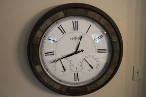 lot 447 image: Large Decorative Wall Clock with Thermometer and Humidity Gauge