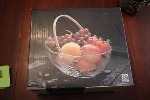 lot 456 image: Aderia Glass 11.5 x 8.5 Fruit Basket with Handle