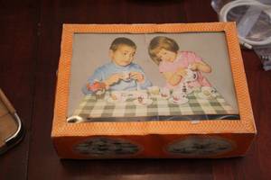 lot 457 image: Vintage Childrens Tea Set with Serving Tray - Complete Set