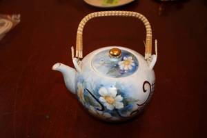 lot 463 image: Vintage Hand-Painted Ceramic Teapot by Marion 1981