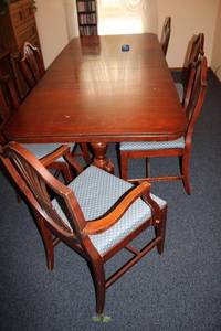 lot 469 image: Wood Dining Table with 6 Matching Chairs