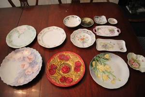lot 475 image: Collection of 10 Vintage Decorative Plates and Bowls
