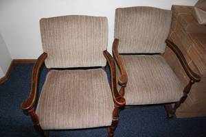 lot 488 image: Set of 2 Vintage Armchairs with Striped Upholstery