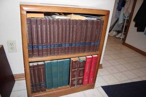 lot 505 image: Collection of Vintage Encyclopedias and Dictionaries - The World Book Encyclopedia