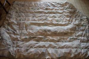 lot 527 image: Used Comforter Size 84 x 63 with Minor Stains and Open Seam