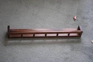 lot 548 image: Vintage Wooden Wall-Mounted Coat Rack with 5 Hooks