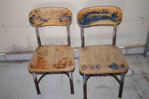 lot 632 image: Set of 2 Vintage Metal Frame Chairs with Wooden Seats