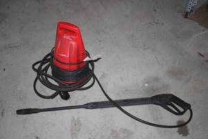 lot 633 image: Electric Pressure Washer with Hose and Trigger Handle