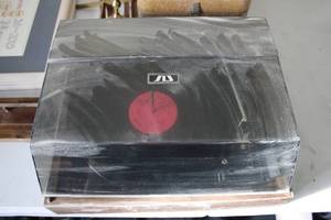lot 657 image: Vintage Turntable with Dust Cover and 12-Inch Record