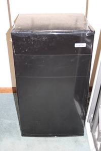lot 664 image: Kargo Compact Black Refrigerator with Glass Shelves