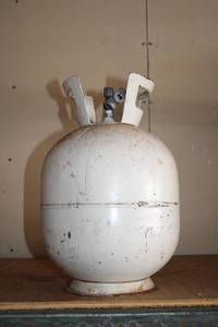 lot 685 image: Used 20 lb Propane Tank with Valve