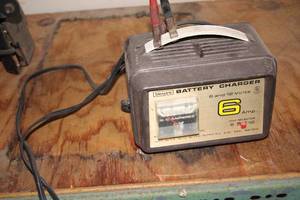 lot 690 image: Sears 6 Amp Battery Charger for 6 and 12 Volt Batteries
