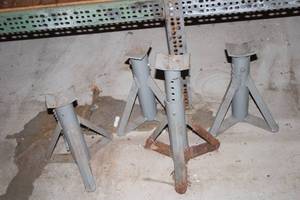 lot 693 image: Set of 3 Heavy-Duty Metal Jack Stands for Automotive Use