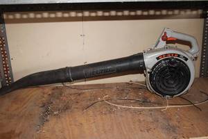 lot 729 image: Used Echo ES-210 Leaf Blower