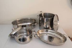 lot 210 image: Set of 4 Stainless Steel Cooking Pots and Pans with Lid and Rack