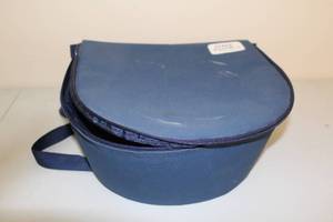 lot 228 image: Pyrex Portables Insulated Carrier with 4 Glass Bowls and Plates