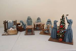 lot 240 image: Set of 5 Vintage Woodland Wonders Figurines from The Pioneer Spirit Collection