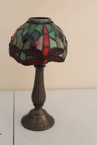 lot A-245 image: Vintage Stained Glass Table Lamp Shade on Brass Base