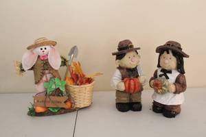 lot 248 image: Fall Decor Set with Bunny Gardener and Pilgrim Figurines