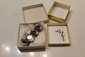lot 276 image: Vintage 20th Anniversary Brooch and Earrings Set in Original Box