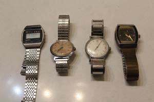 lot 289 image: Lot of 4 Vintage Wristwatches - Quartz and Mechanical