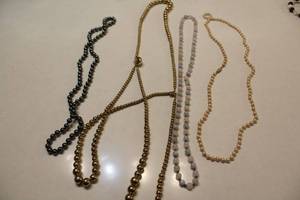 lot 297 image: Lot of 5 Elegant Beaded Necklaces - Various Styles and Colors