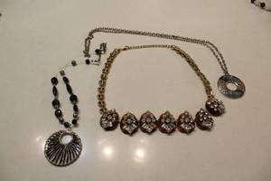 lot 299 image: Lot of 5 Vintage Costume Necklaces with Various Designs