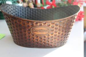 lot 347 image: Harry & David Decorative Basket with Assorted Greeting Cards