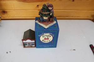 lot 357 image: Pavilion Gift Co. Zingleberry Decked Out Christmas Figurine with Display Box
