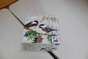 lot 361 image: Decorative Holiday Gift Box with Bird Design